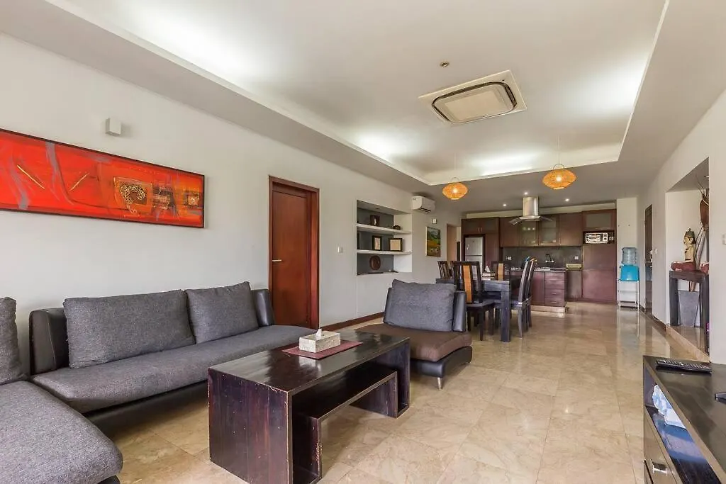 Apartment Quiet Central Seminyak 2Bd 2 Bath And Walk To Eat St