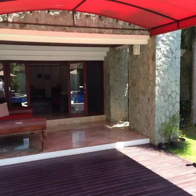 Quiet Central Seminyak 2Bd 2 Bath And Walk To Eat St Apartment Seminyak (Bali)