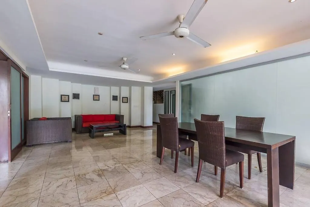 Quiet Central Seminyak 2Bd 2 Bath And Walk To Eat St