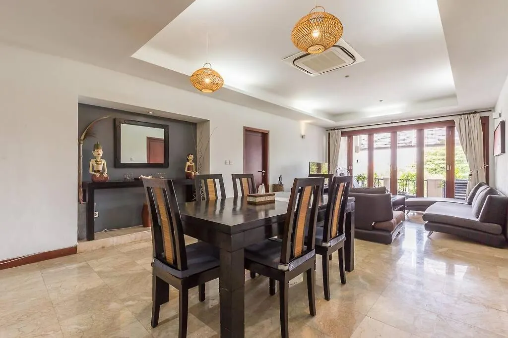 Apartment Quiet Central Seminyak 2Bd 2 Bath And Walk To Eat St
