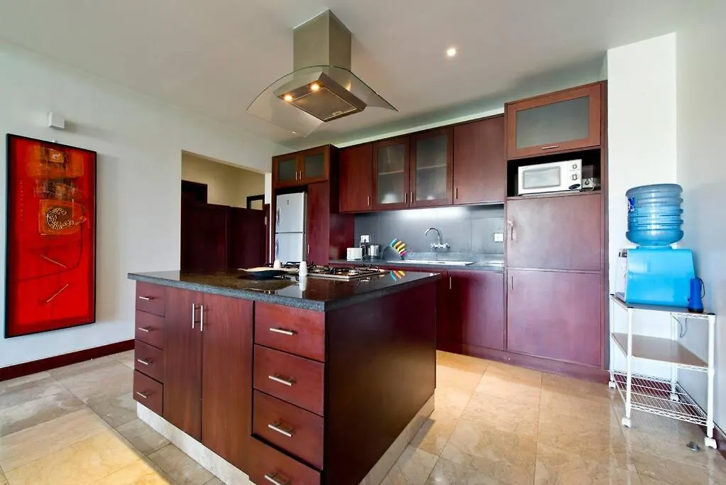 Quiet Central Seminyak 2Bd 2 Bath And Walk To Eat St 0*, Seminyak (Bali) Indonesia